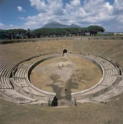 Amfitheater, begonnen ca. 80 v.Chr.